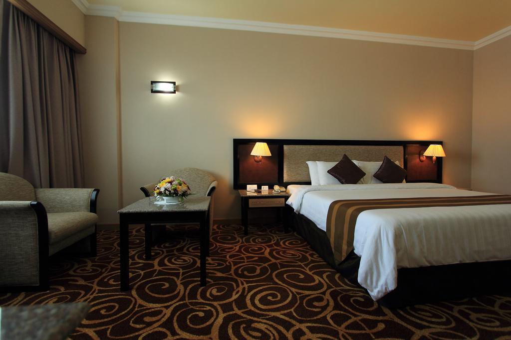 Mega Hotel Sdn Bhd Miri Rum bild