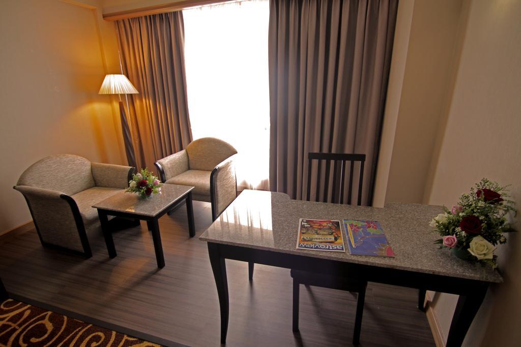 Mega Hotel Sdn Bhd Miri Rum bild